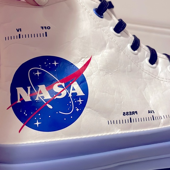 New Converse All-Star 100 Spacesuits Hi NASA Chuck Taylor - Picture 7 of 13